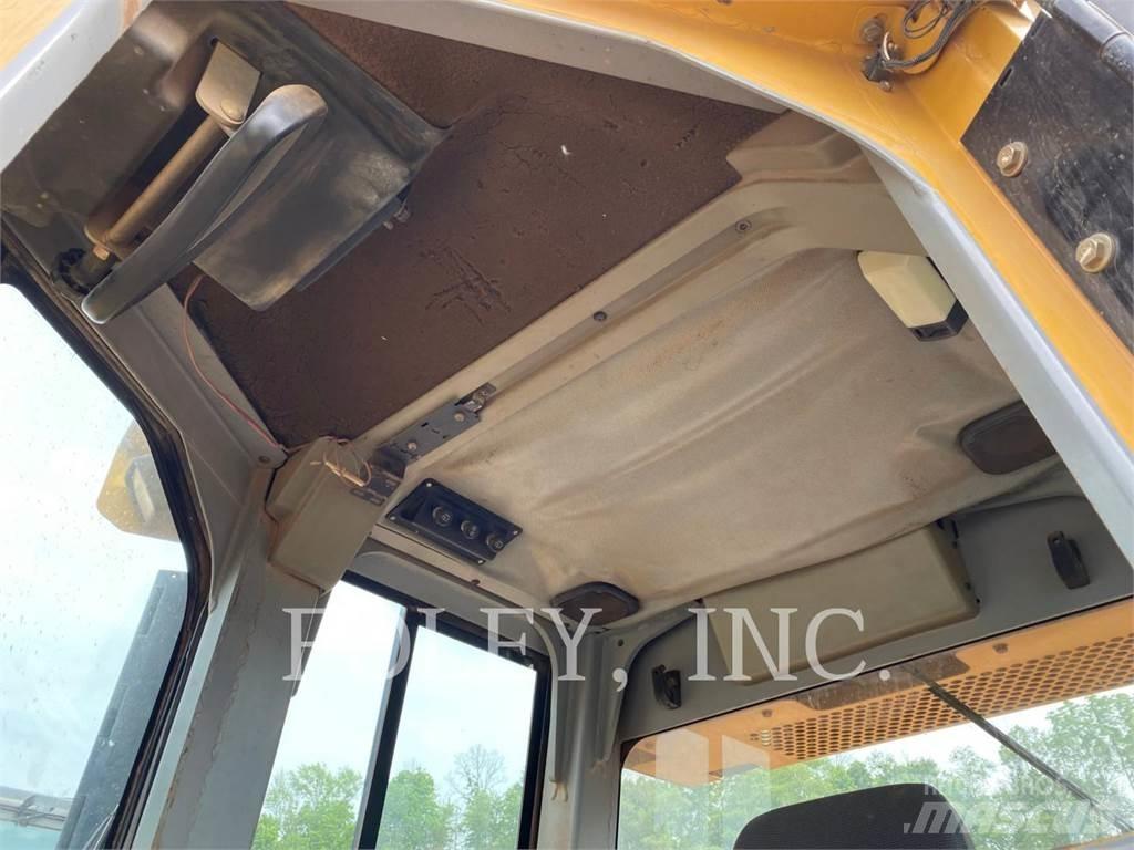CAT D5G Crawler dozers