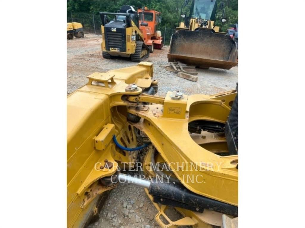CAT D6 Crawler dozers