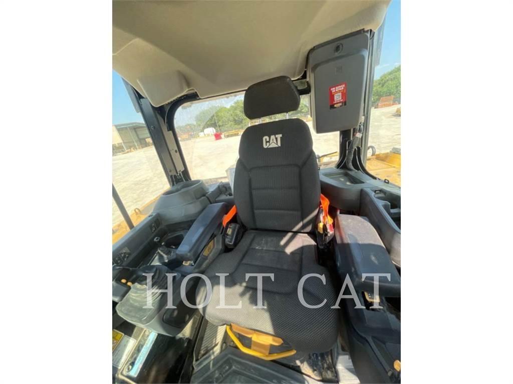 CAT D6 Crawler dozers