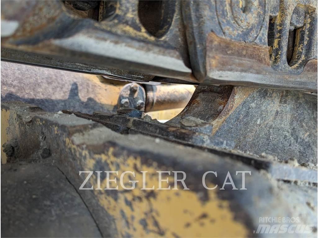 CAT D6N Crawler dozers