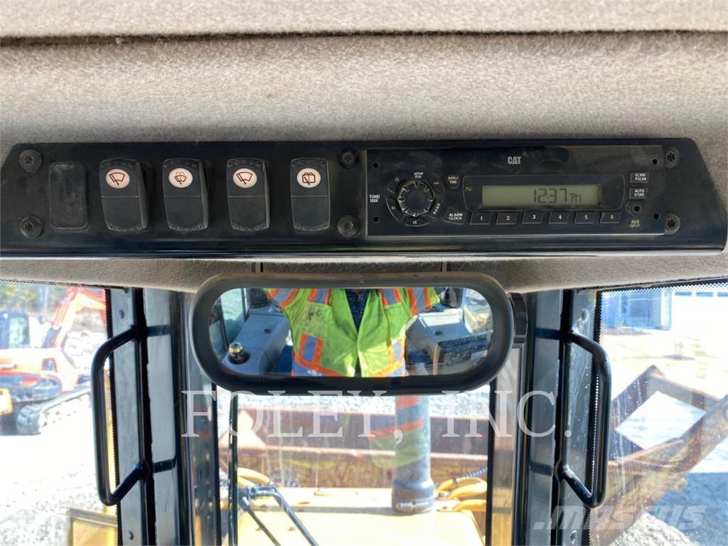 CAT D6NLGP Crawler dozers