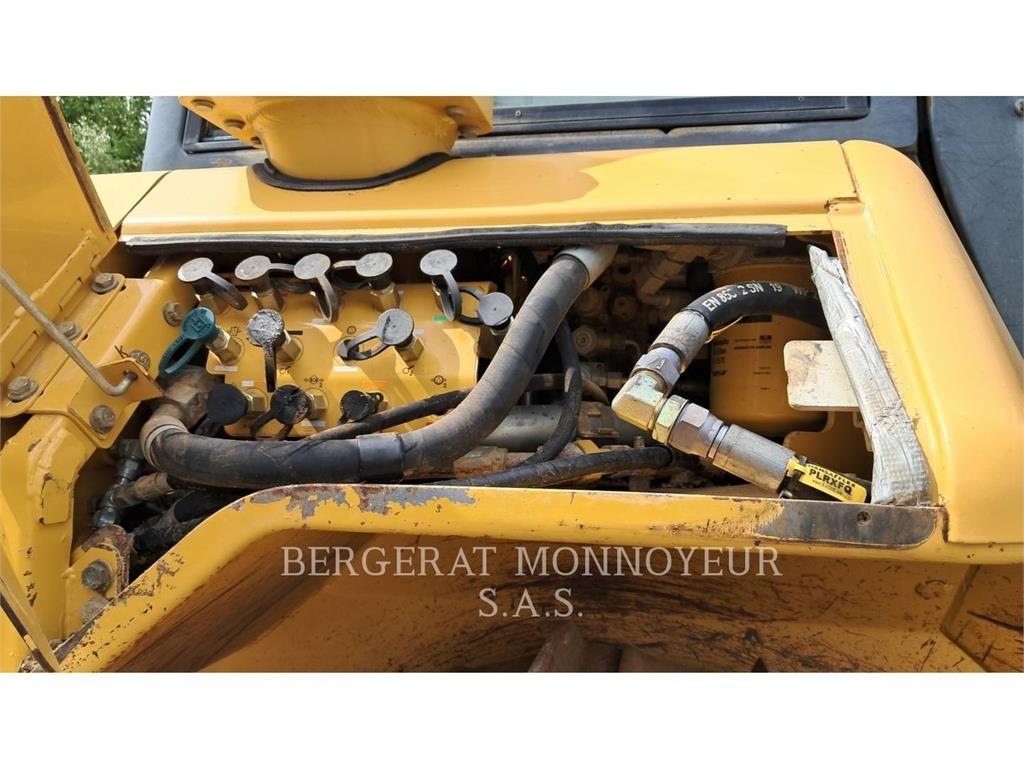 CAT D6NXL Crawler dozers