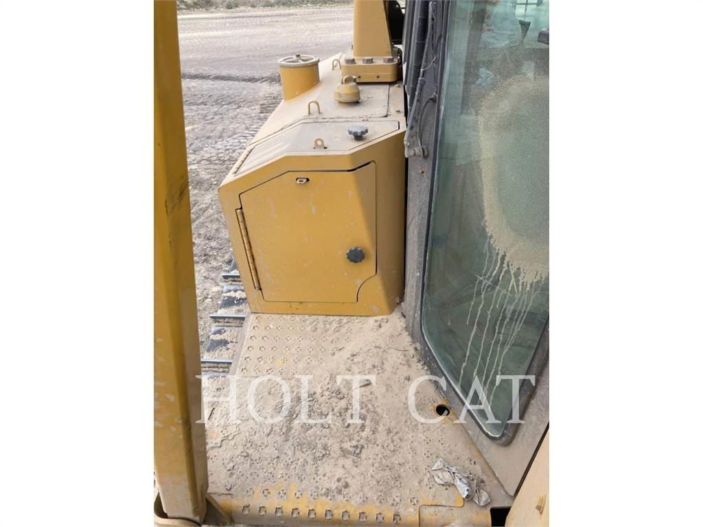 CAT D6T Crawler dozers