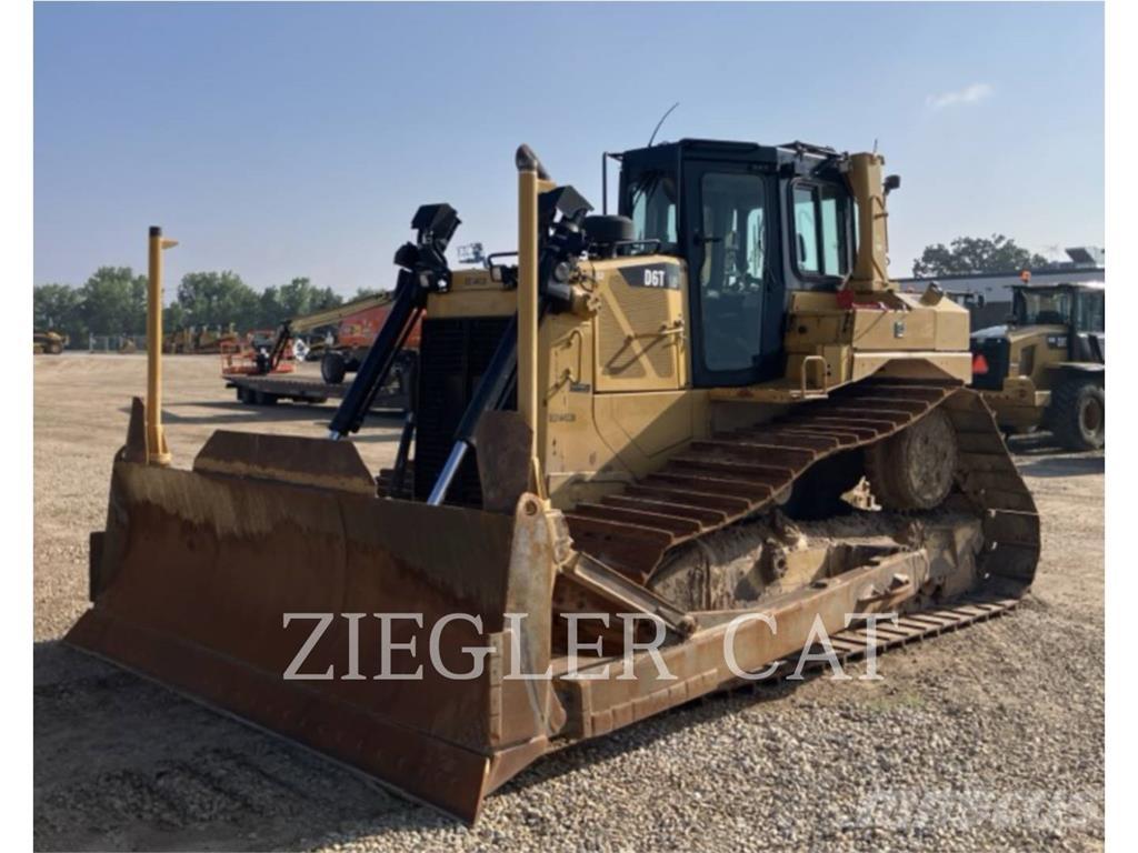 CAT D6T Crawler dozers