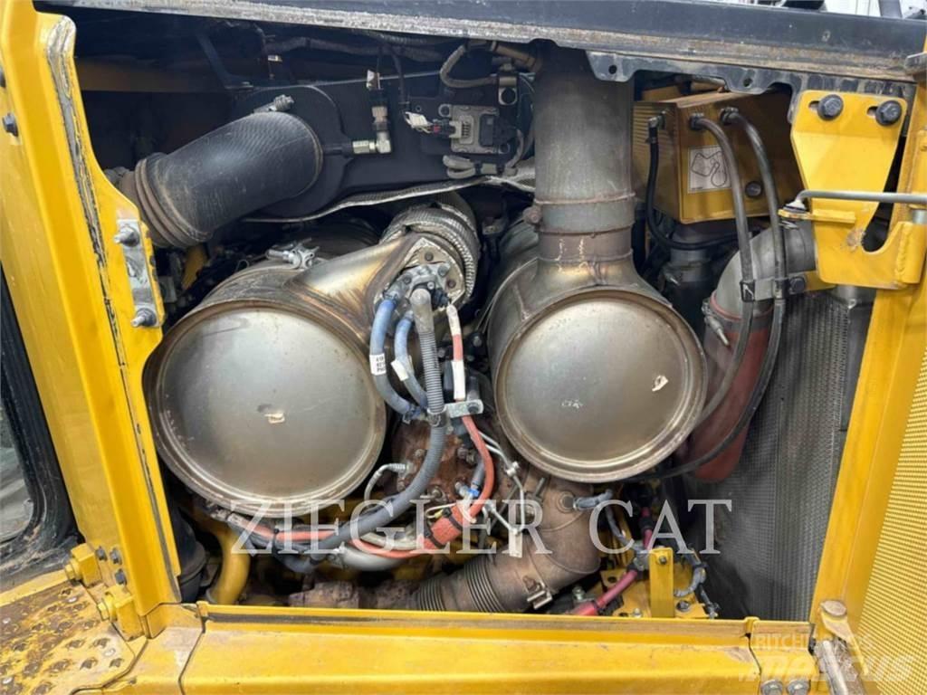 CAT D6XE Crawler dozers