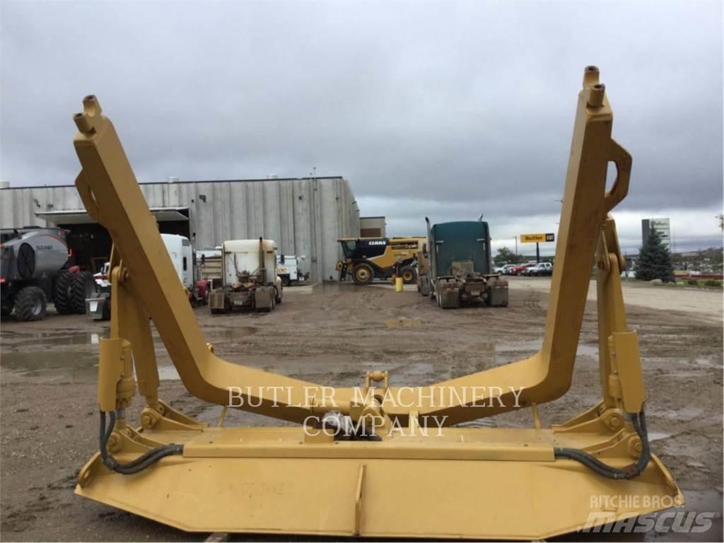 CAT D7E A BLADE Blades