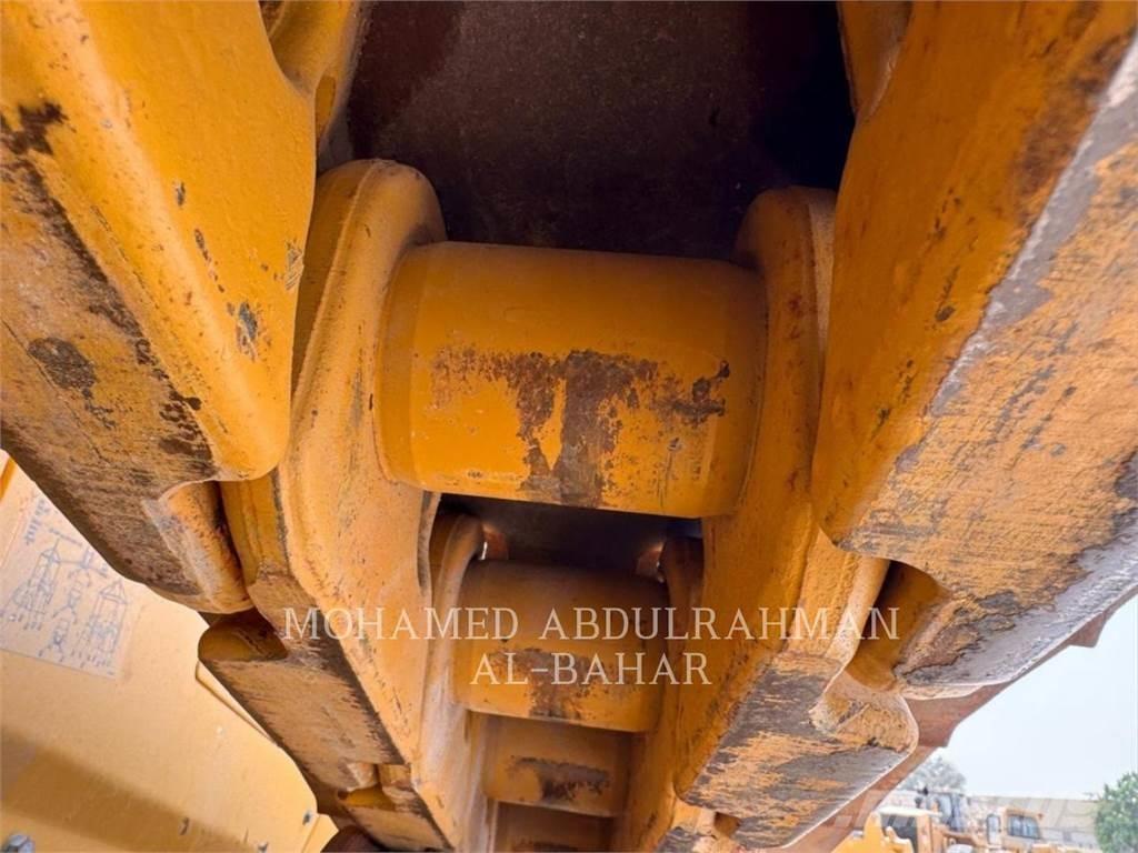 CAT D8 Crawler dozers