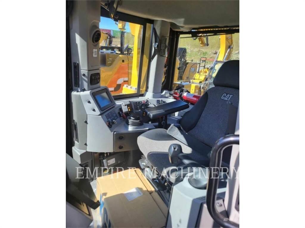 CAT D8-21 Crawler dozers