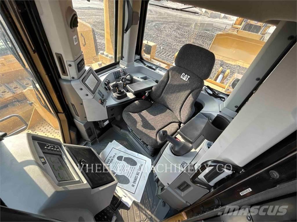 CAT D8 SU Crawler dozers
