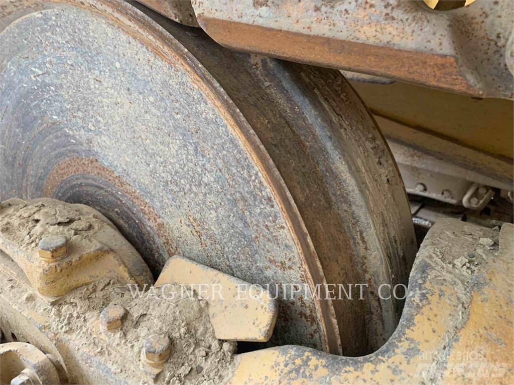 CAT D8H Crawler dozers