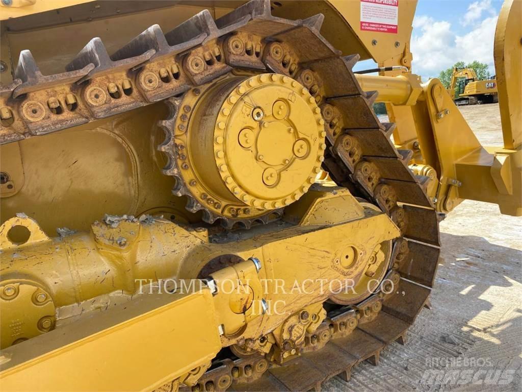 CAT D8T Crawler dozers