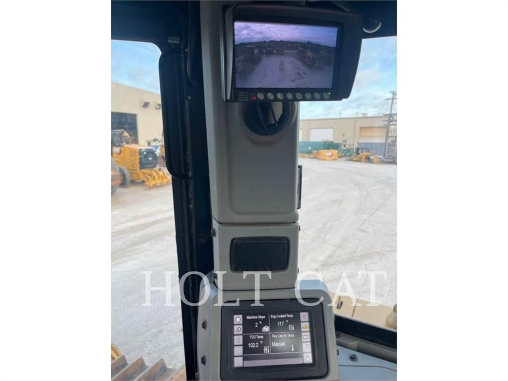 CAT D8T Crawler dozers