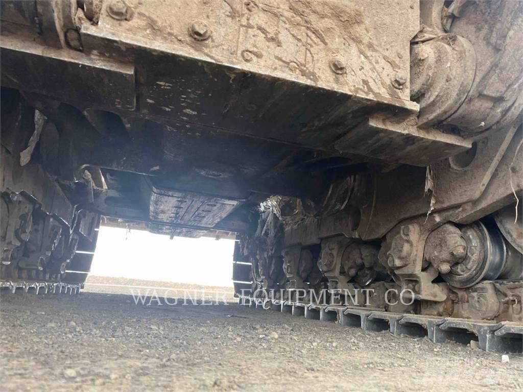 CAT D8T Crawler dozers