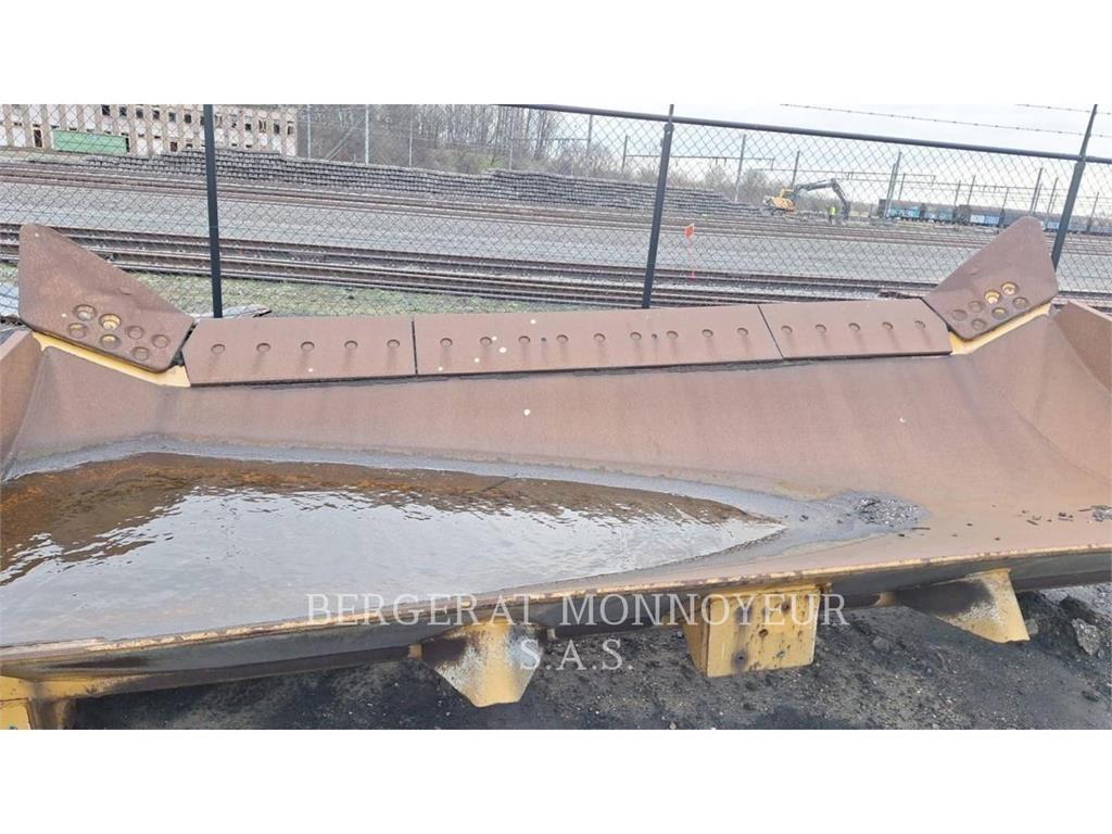 CAT D8T Crawler dozers