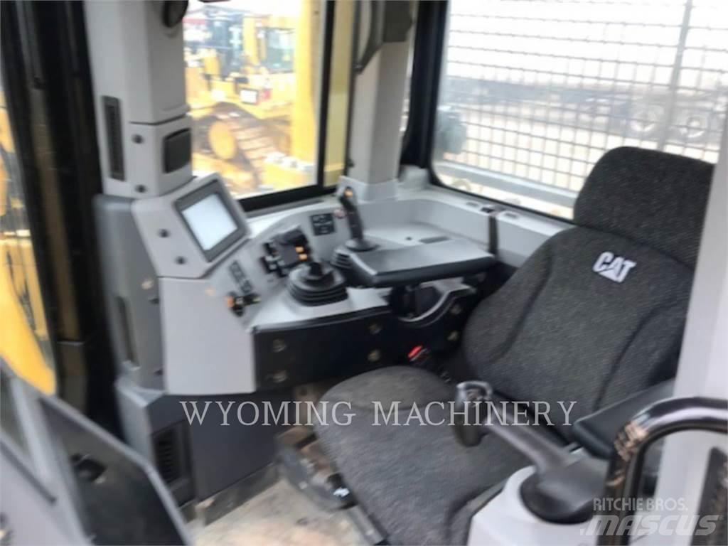 CAT D8T Crawler dozers