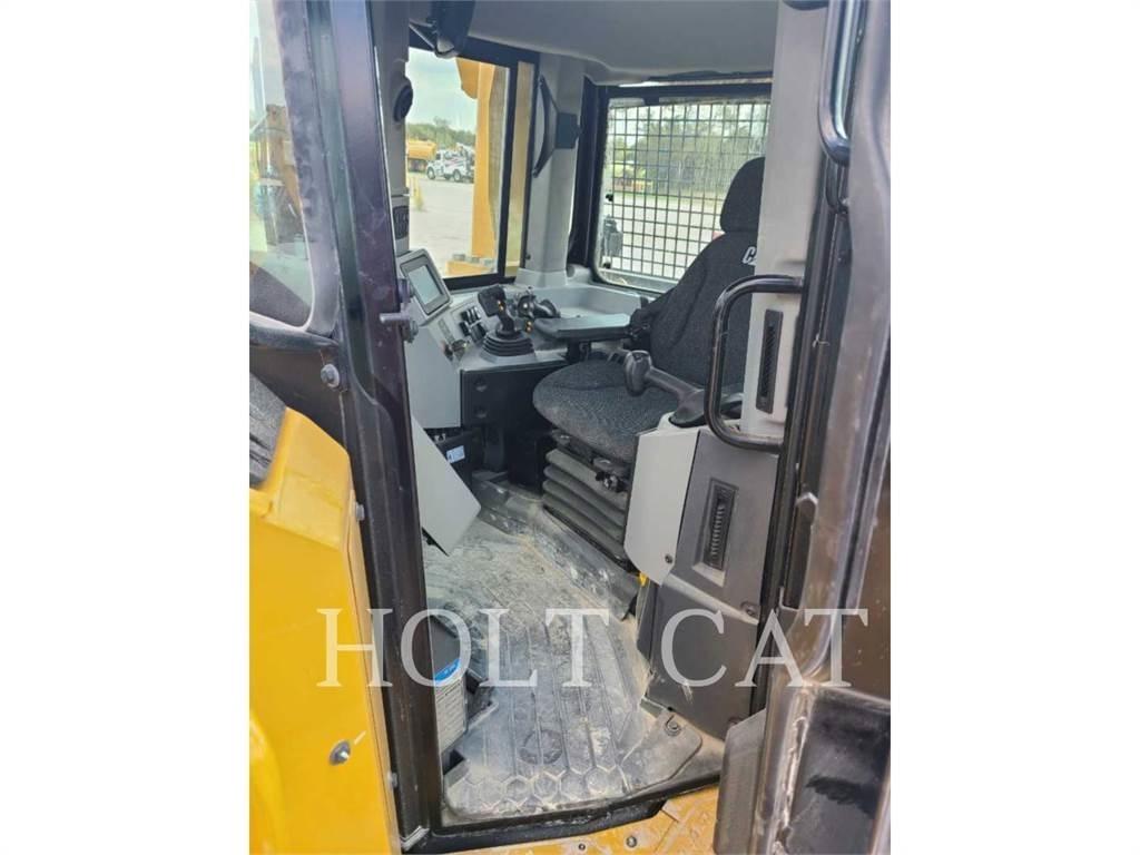 CAT D8T Crawler dozers
