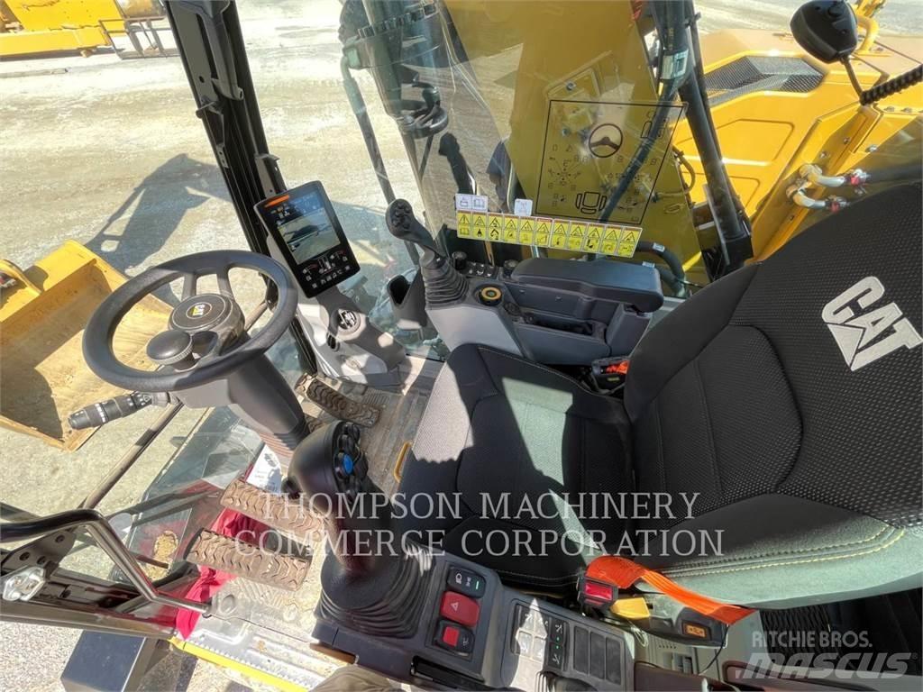 CAT M31807 Wheeled excavators