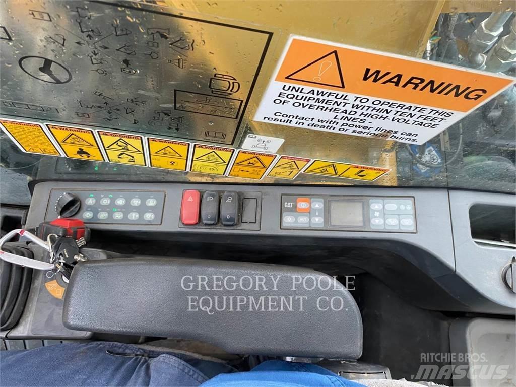 CAT M318F Wheeled excavators