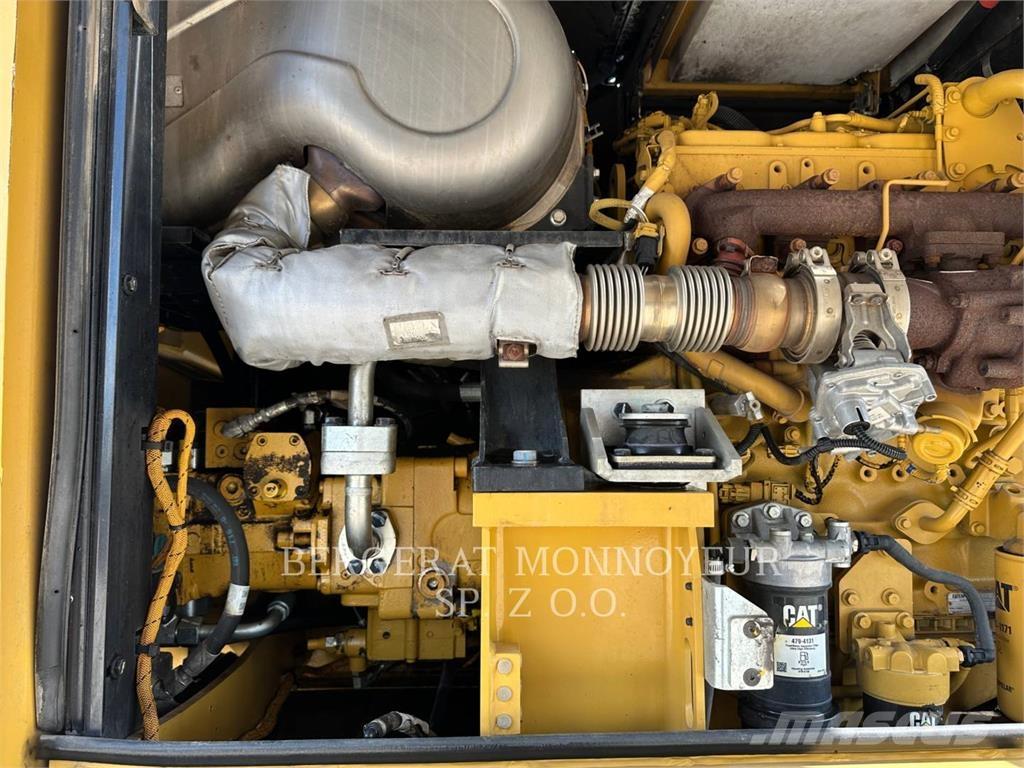 CAT M318F Wheeled excavators