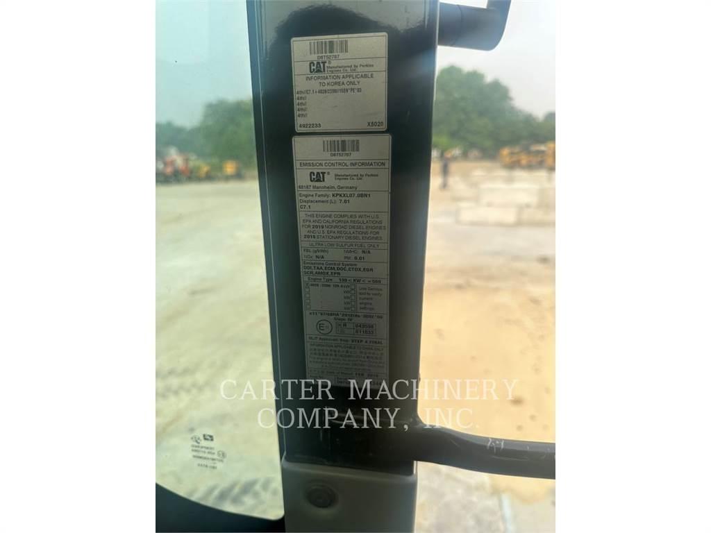 CAT M322F Wheeled excavators