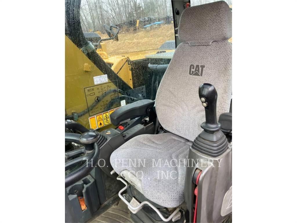 CAT M322F Wheeled excavators