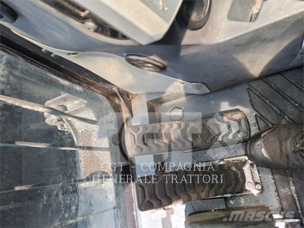 CAT MH 3024 Wheeled excavators