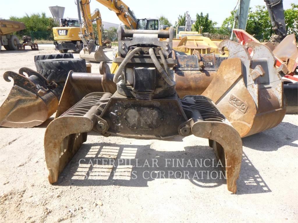 CAT MH3022-06 Wheeled excavators