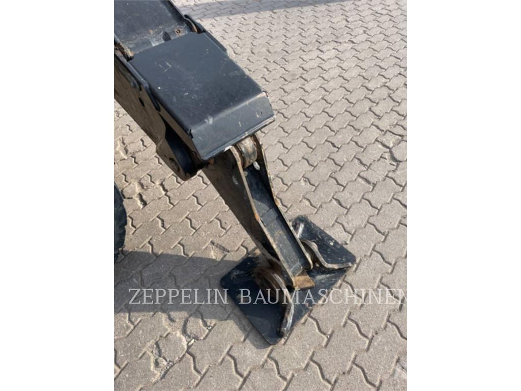 CAT MH3022-06C Demolition excavators