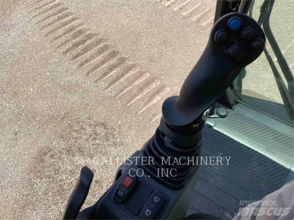 CAT MH3024 Wheeled excavators