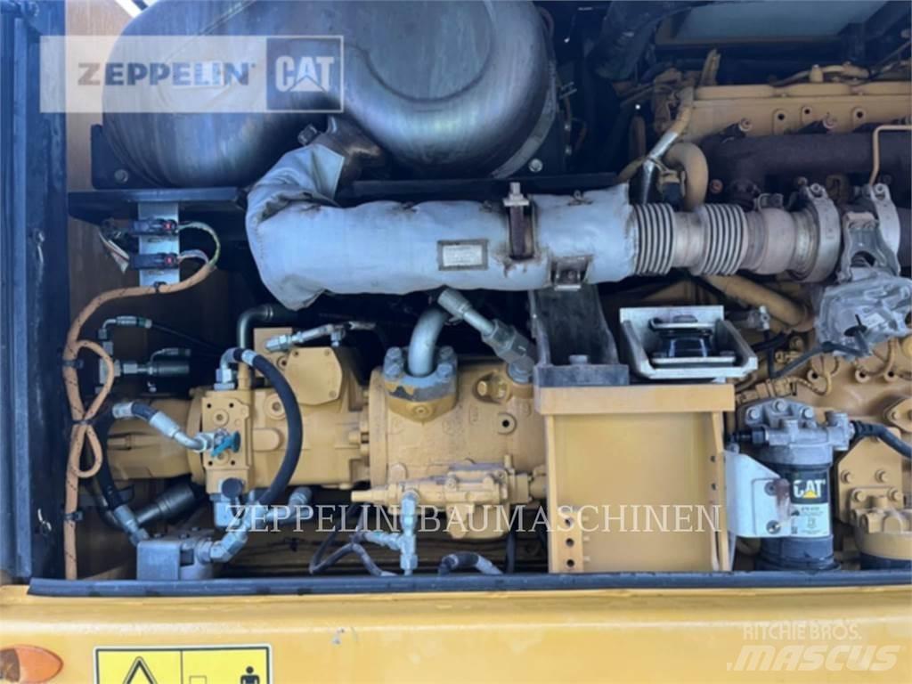 CAT MH3024 Demolition excavators
