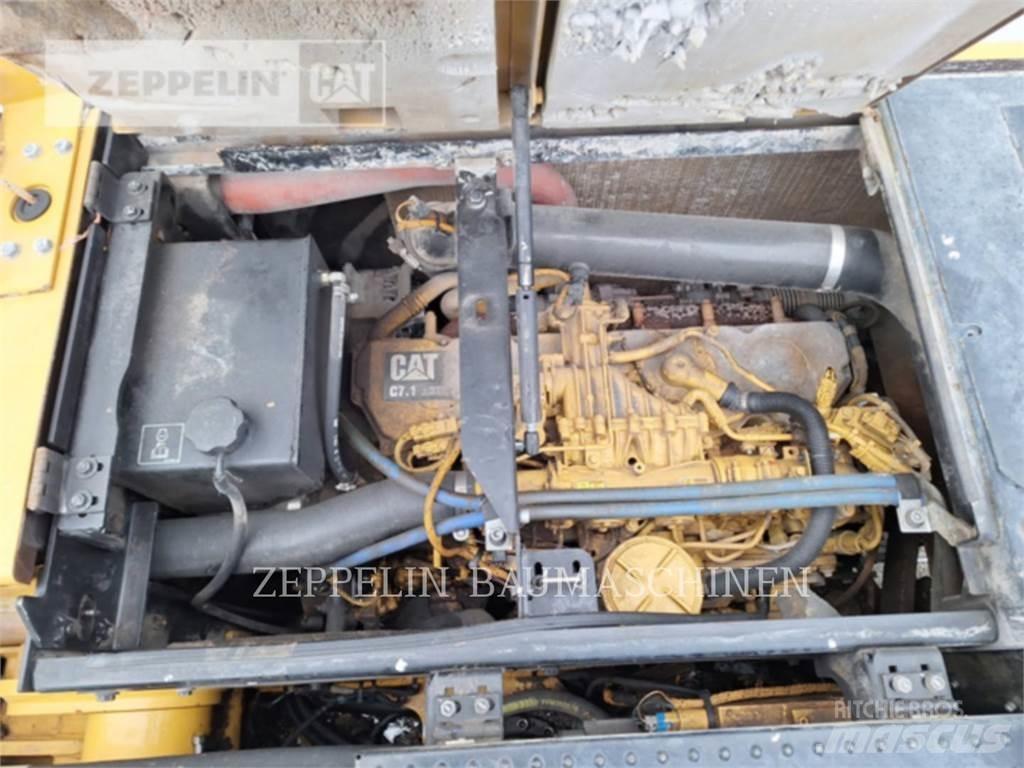 CAT MH3024-06C Demolition excavators