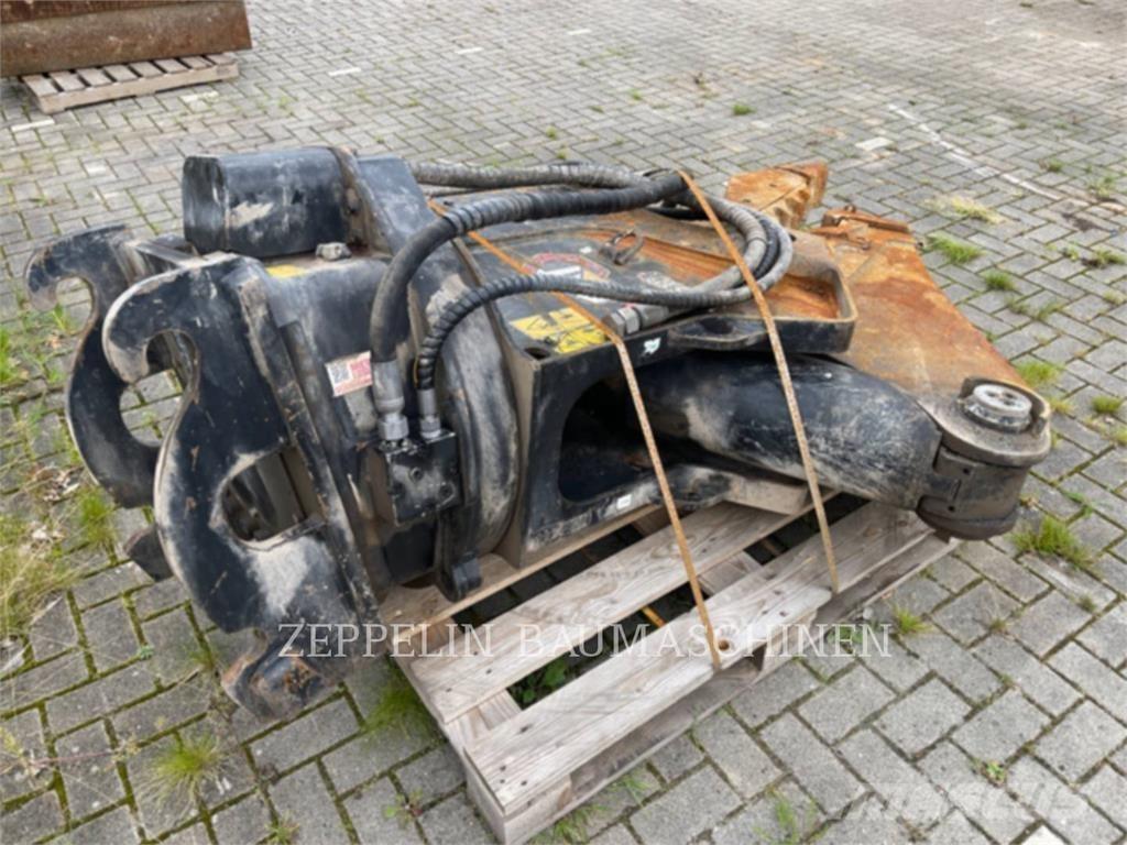 CAT MP318 Crushers