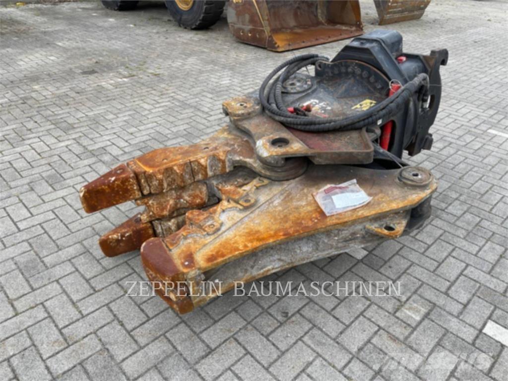 CAT MP318 Crushers