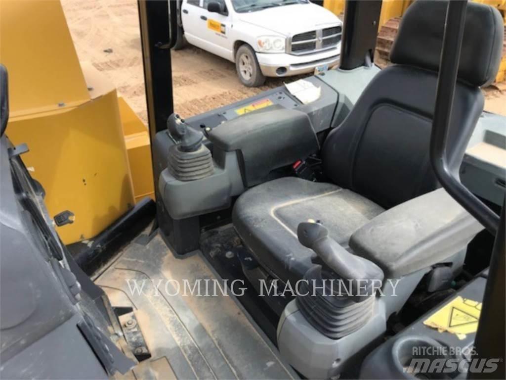 CAT PL61 Pipelayer dozers