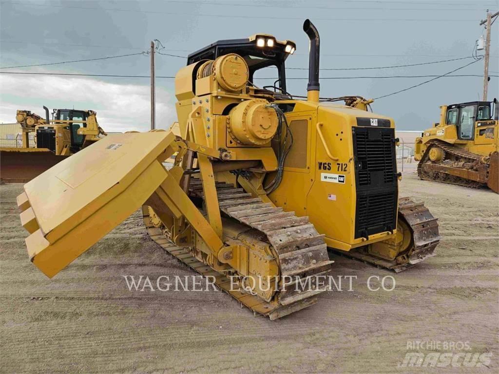 CAT PL61 Pipelayer dozers