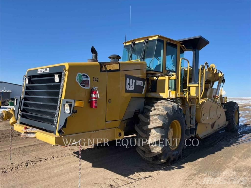 CAT RM300 Asphalt recycling
