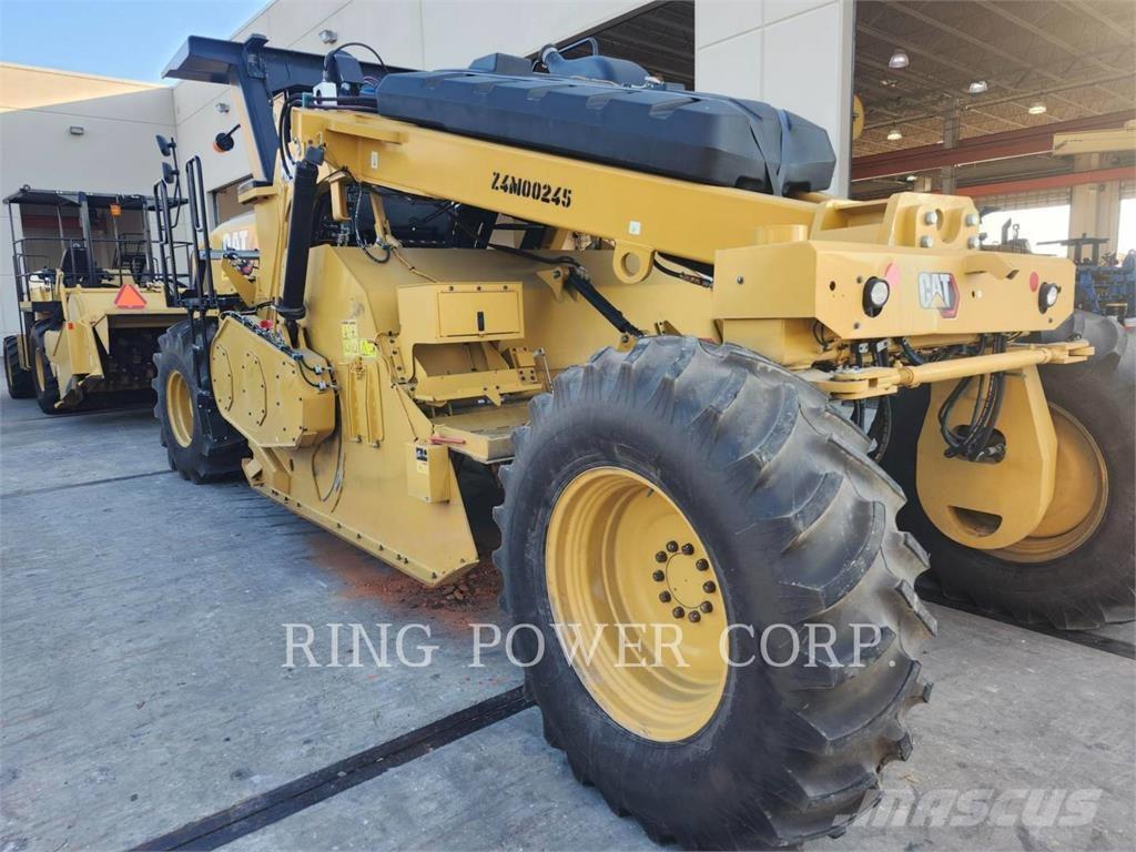 CAT RM400 Asphalt recycling