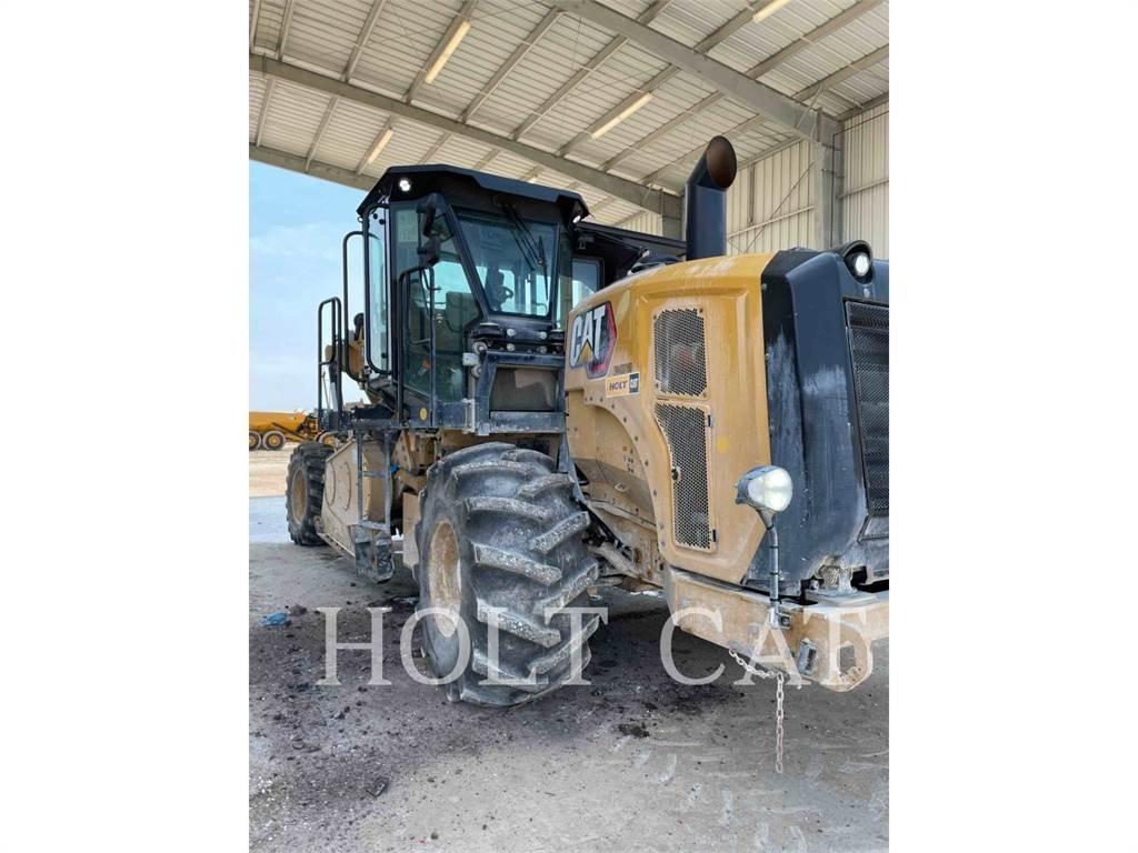 CAT RM400 CAB Asphalt recycling