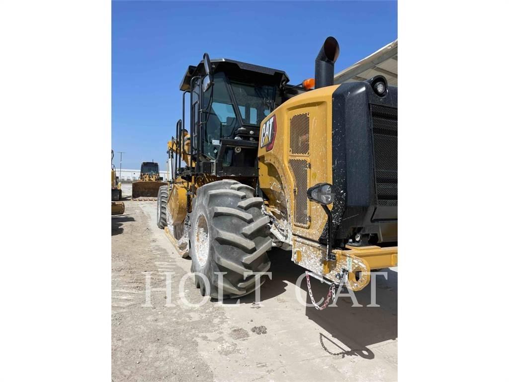 CAT RM400 CAB Asphalt recycling