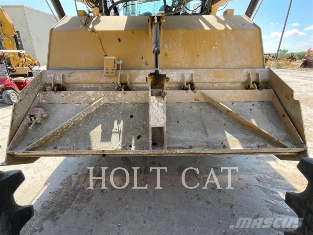 CAT RM500B CAB Asphalt recycling