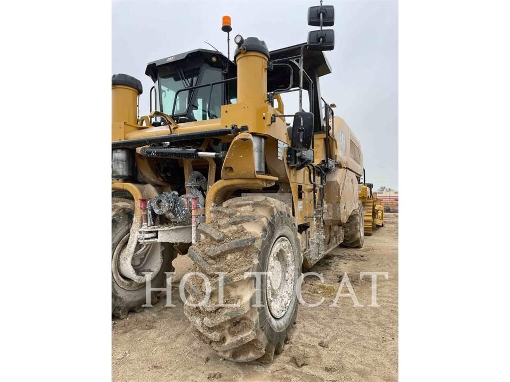 CAT RM600 CAB Asphalt recycling
