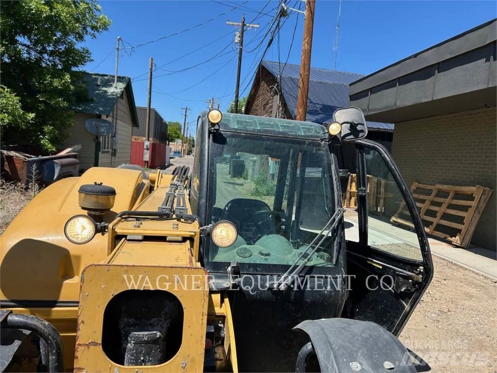 CAT TH255 Telescopic handlers