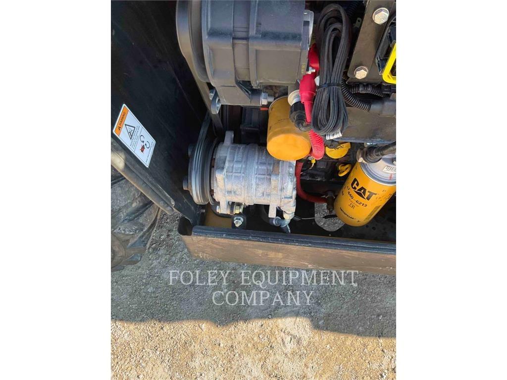 CAT TH255C Telescopic handlers