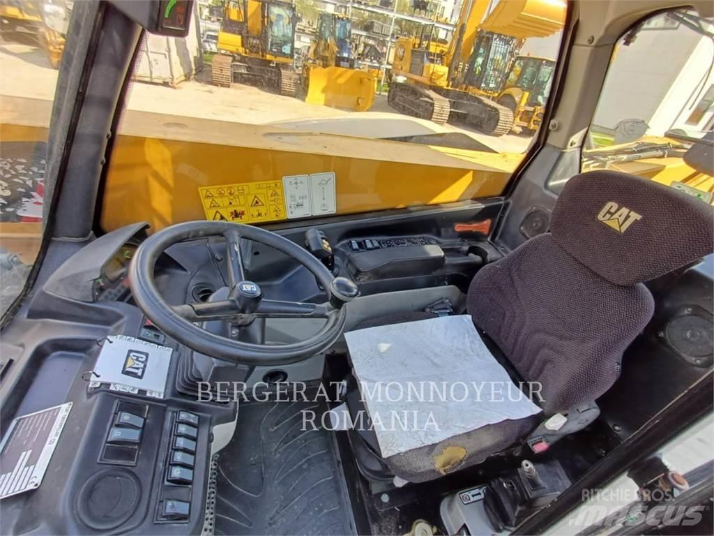 CAT TH407C Telescopic handlers