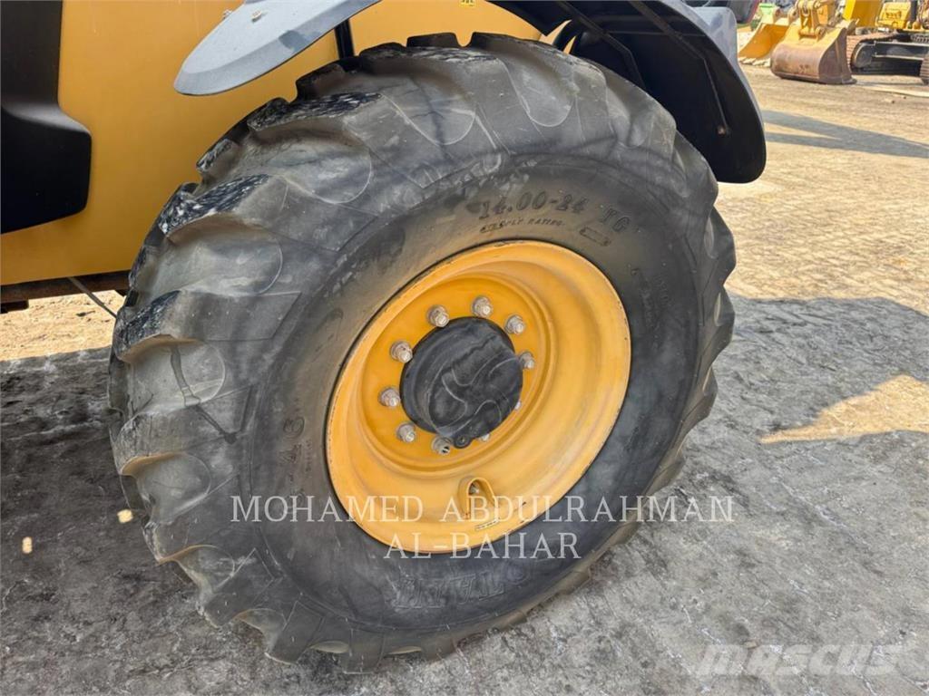 CAT TH417C Telescopic handlers