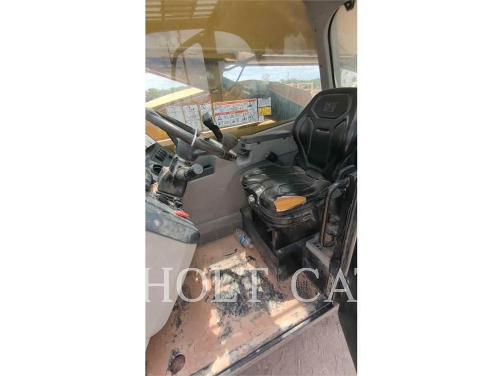 CAT TL1055 Telescopic handlers