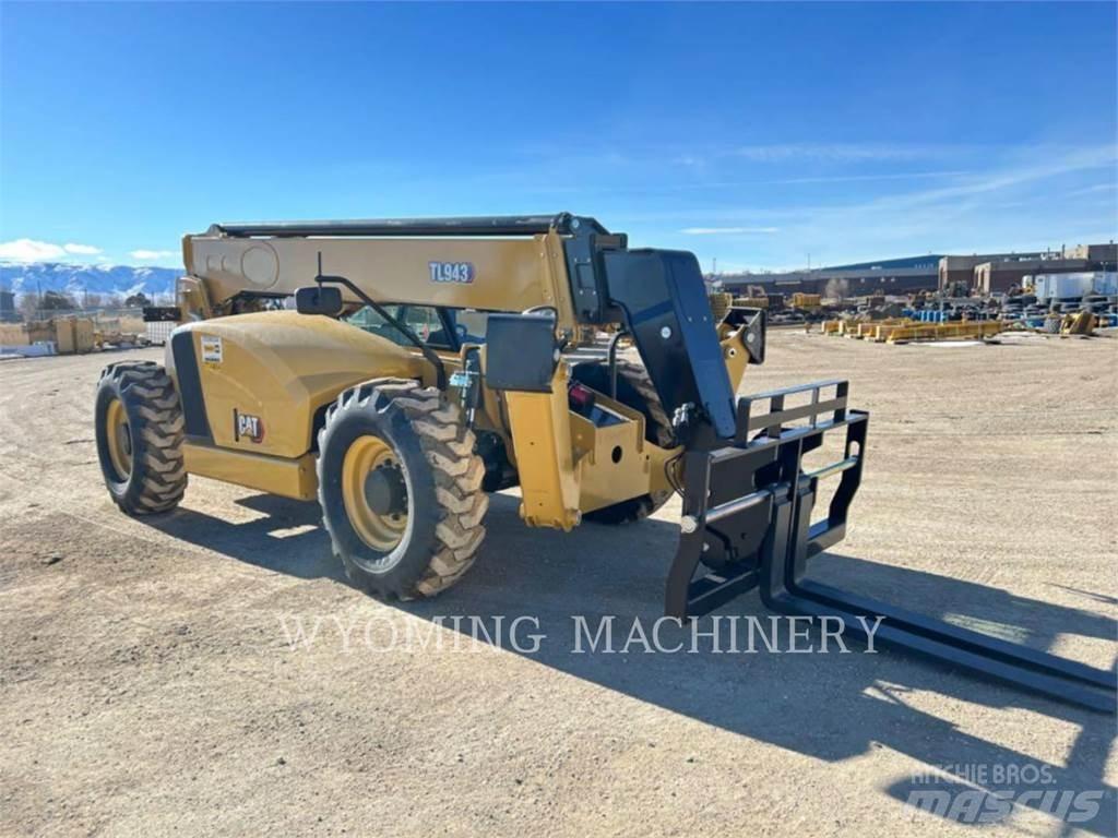 CAT TL943 Telescopic handlers