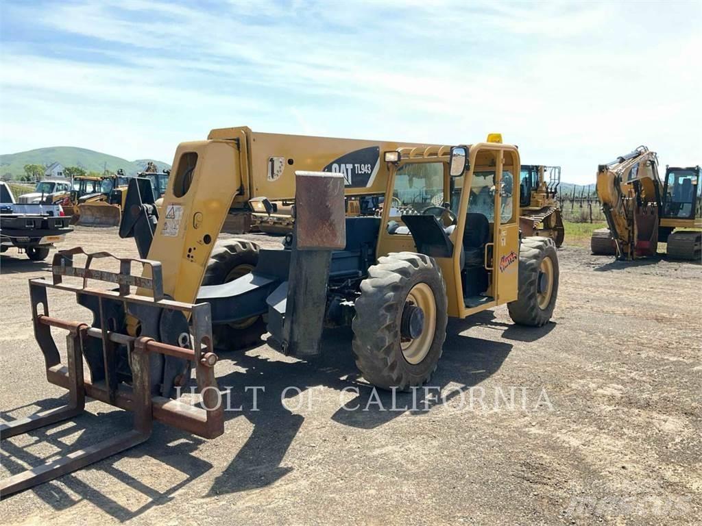 CAT TL943 Telescopic handlers