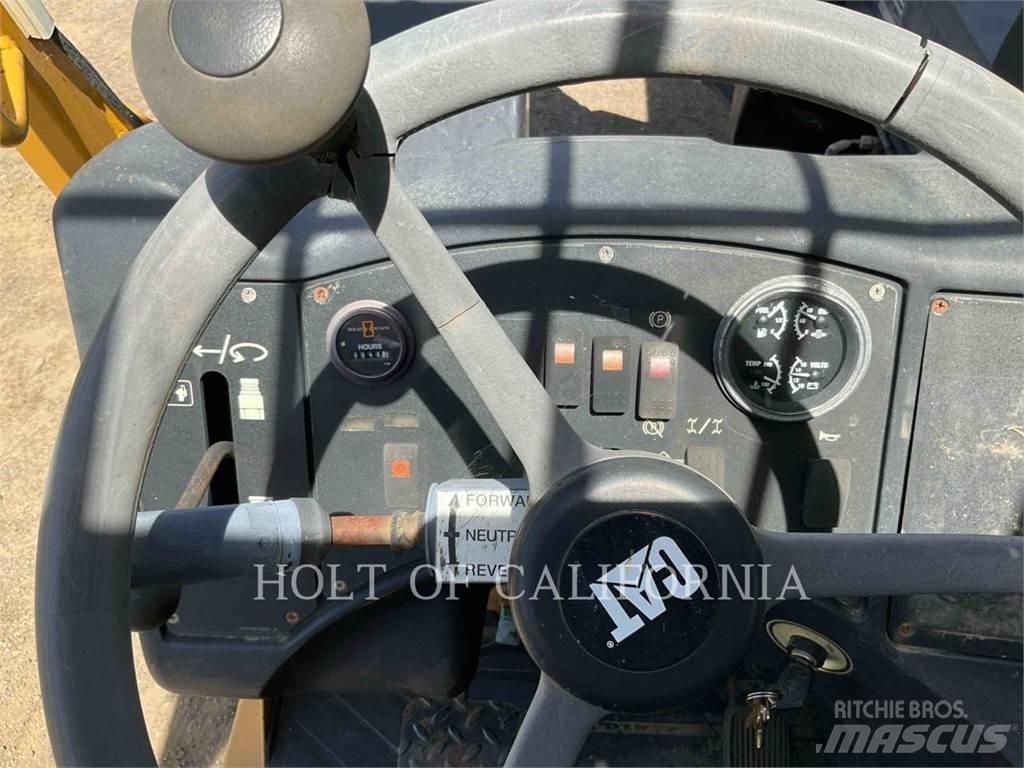 CAT TL943 Telescopic handlers