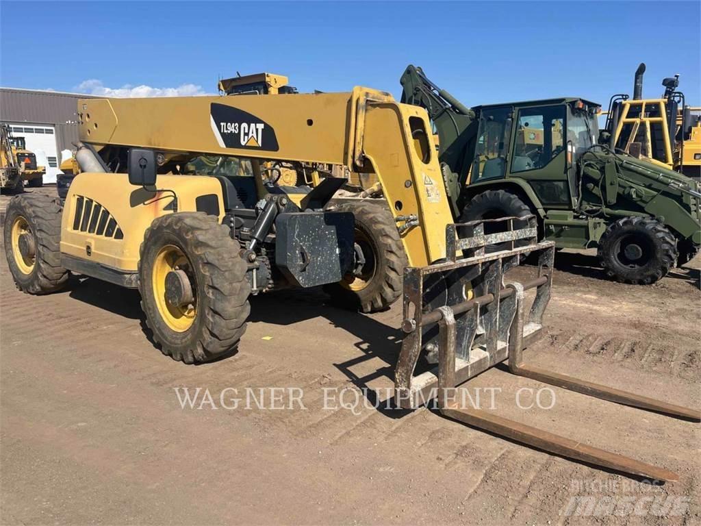 CAT TL943 Telescopic handlers